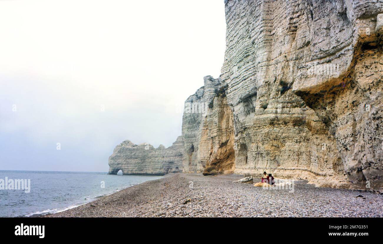 Normandy. The beach at Étretat. In the background the Falaise d'Amont. Stock Photo