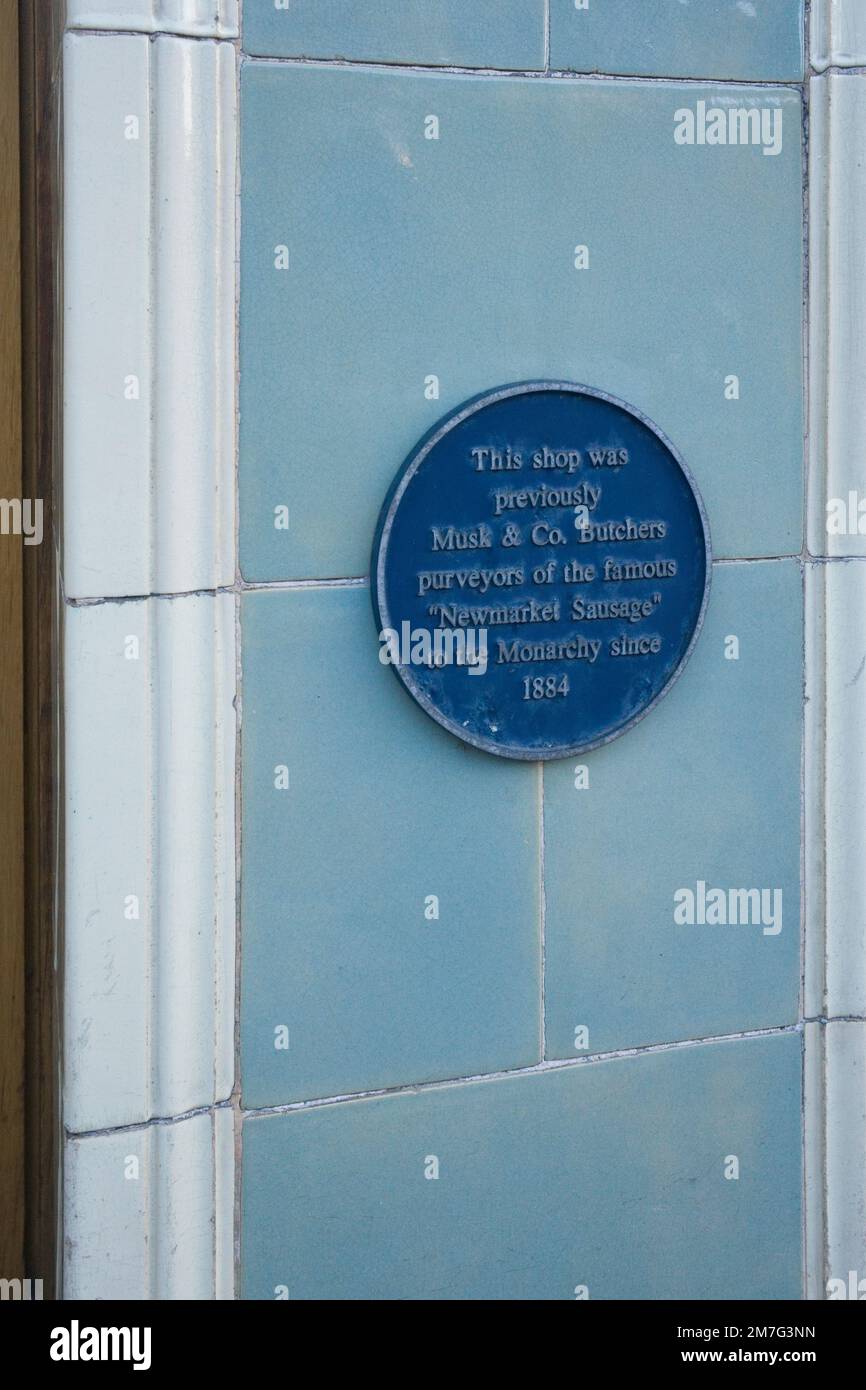 Blue plaque on the former Musk & Co butchers shop in the centre of Newmarket Stock Photo