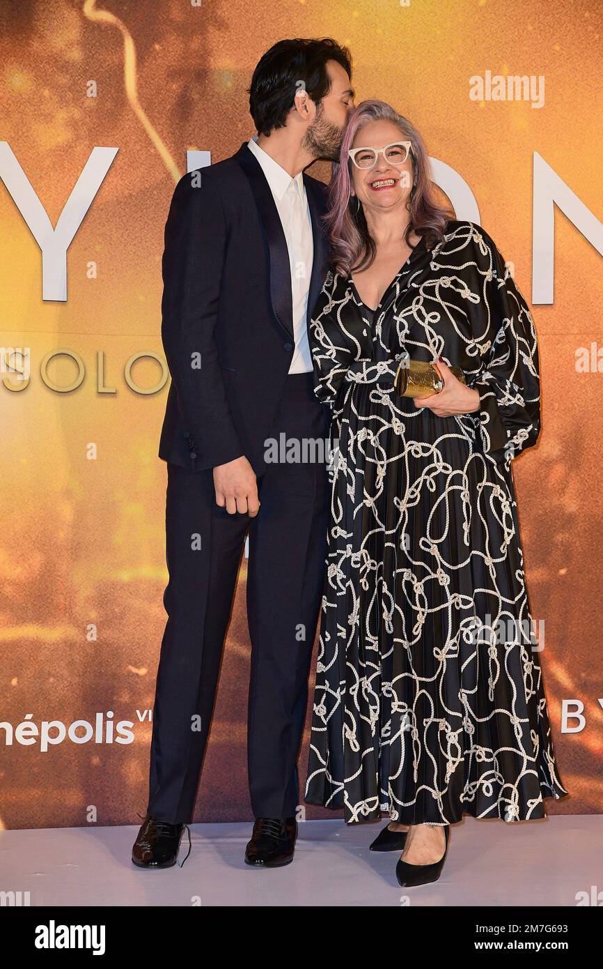 Mexico City, Mexico. 08th Jan, 2023. January 8, 2023, Mexico City, Mexico: Diego Calva and his mother Lorena Hernandez attend the red carpet of the Babylon film premiere at Plaza Carso. on January 8, 2023 in Mexico City, Mexico. (Photo by Jaime Nogales/ Eyepix Group) (Photo by Eyepix/NurPhoto) Credit: NurPhoto SRL/Alamy Live News Stock Photo