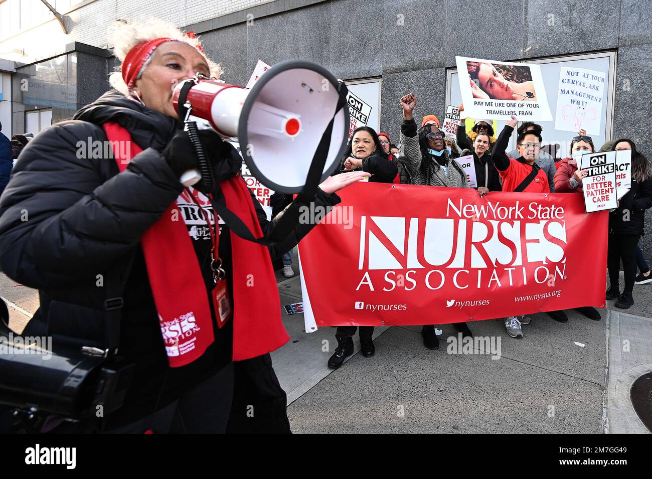 New York, USA. 09th Jan, 2023. Nurses stage a strike in front of Mt