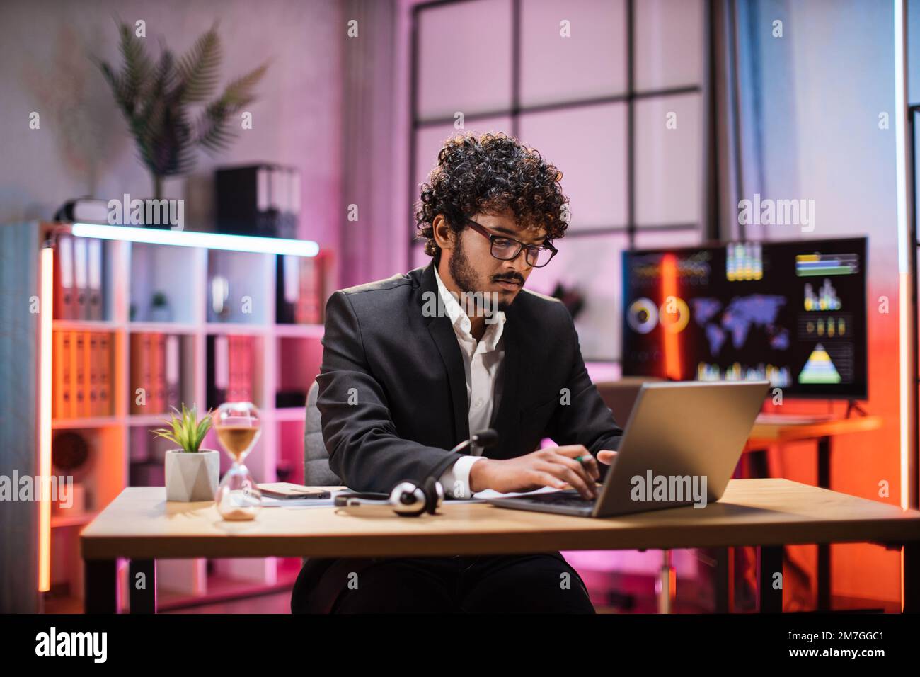 Hindu conference table hi-res stock photography and images - Alamy