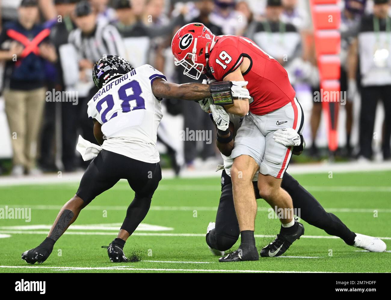 Inglewood, United States. 09th Jan, 2023. Georgia Bulldogs Kendall Milton carries the football in the first quarter against the TCU Horned Frogs at the 2023 NCAA College Football National Championship between Georgia and TCU at SoFi Stadium in Inglewood, California, on Monday, January 9, 2023. Photo by Mike Goulding/UPI Credit: UPI/Alamy Live News Stock Photo