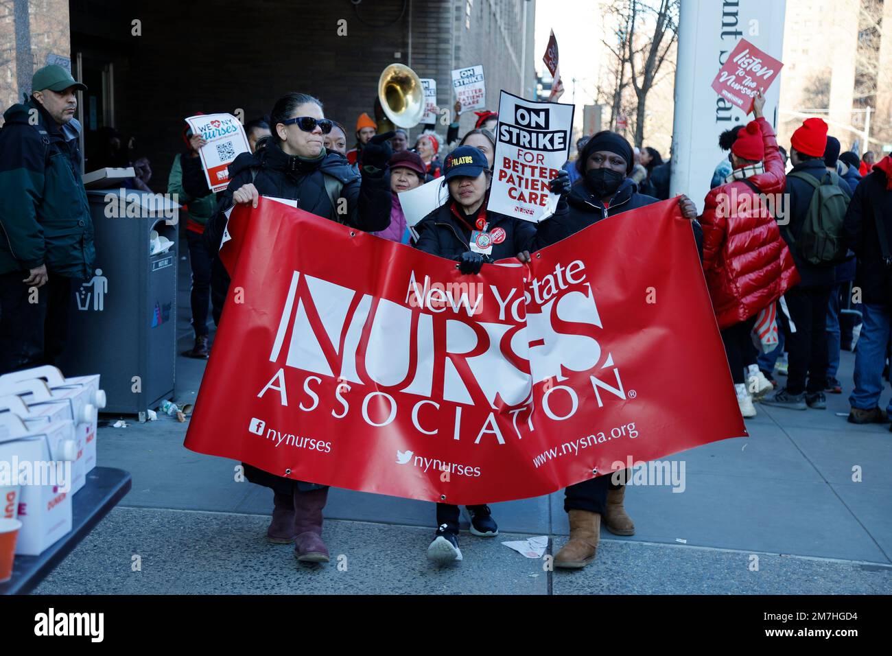 Monday January 9, 2023 NYC Nurses go on strike in front of Mount Sinai