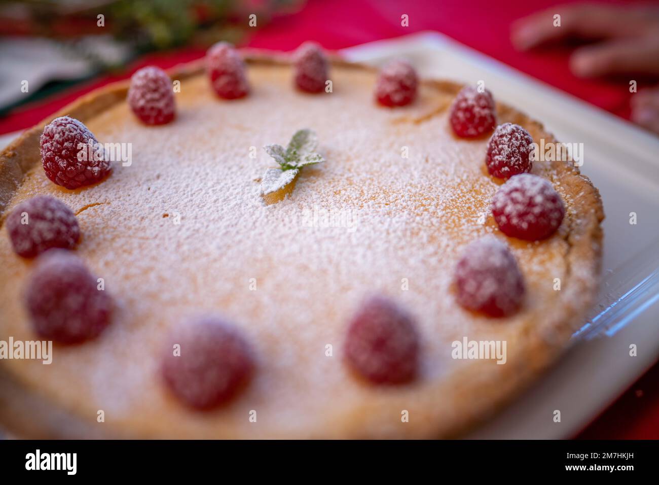 lemon-tart-for-christmas-dinner-in-australia-in-summer-stock-photo-alamy