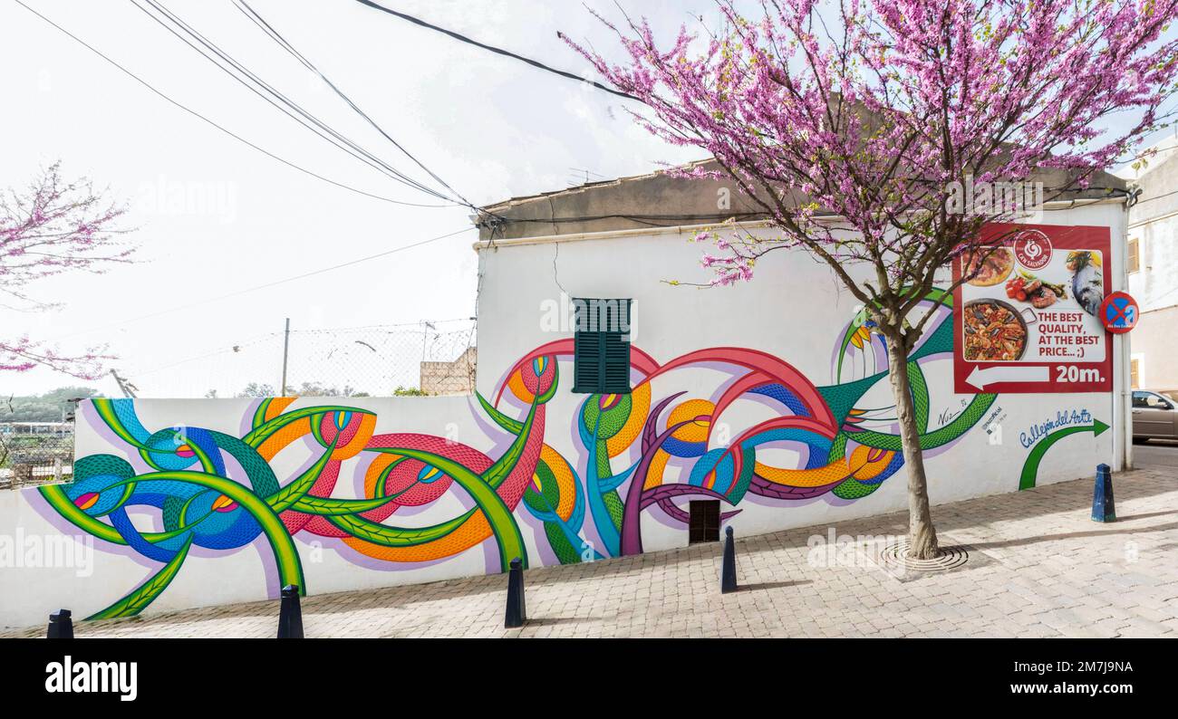 Mural by the Spanish artist Juan Carlos Nuñez in the Art Alley in Porto Cristo, Mallorca.Malerei Stock Photo