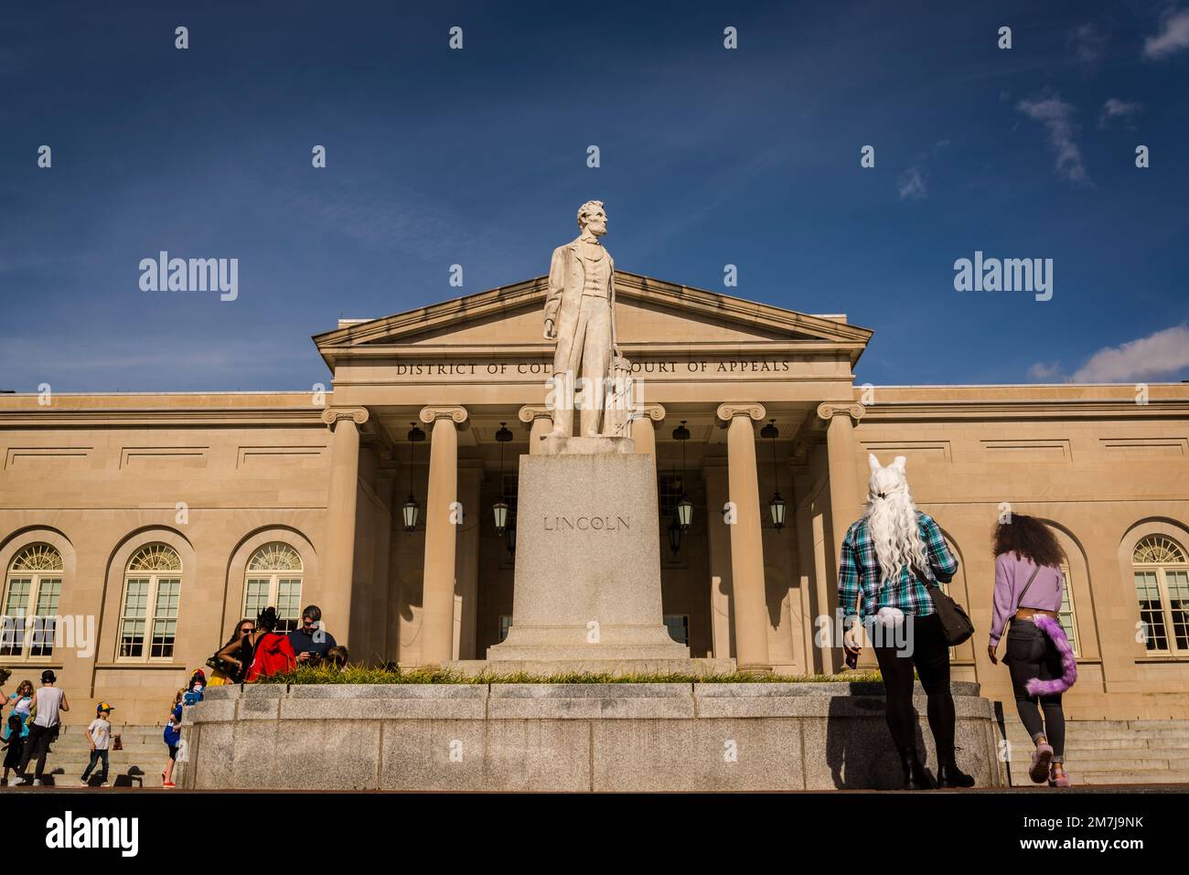 Abraham Lincoln statue in front of The District of Columbia Court of Abraham Lincoln statue in front of The District of Columbia Court of