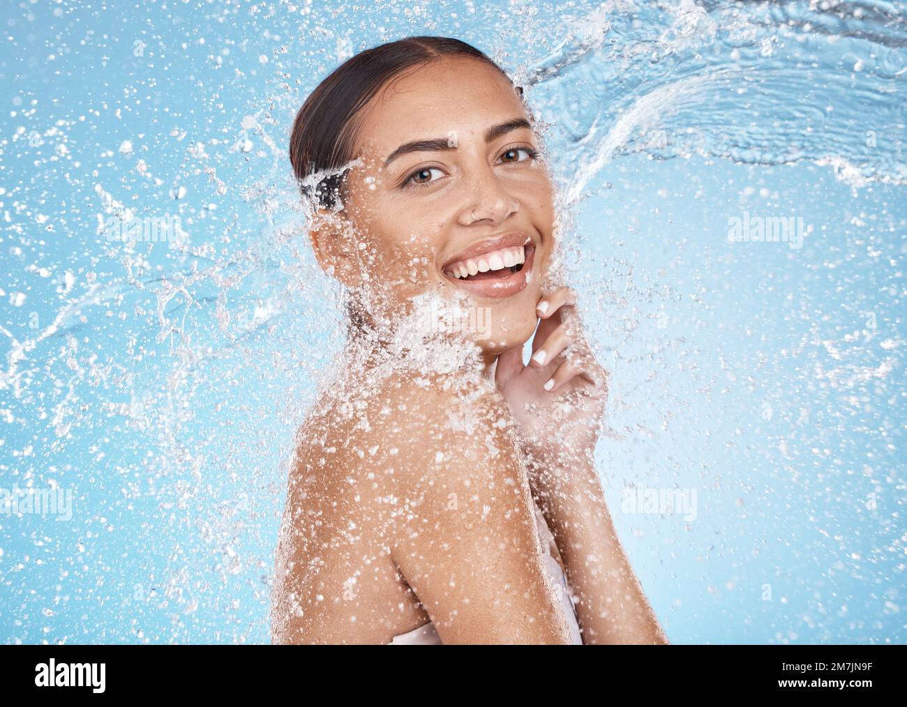 Beautiful woman face water hi-res stock photography and images - Alamy