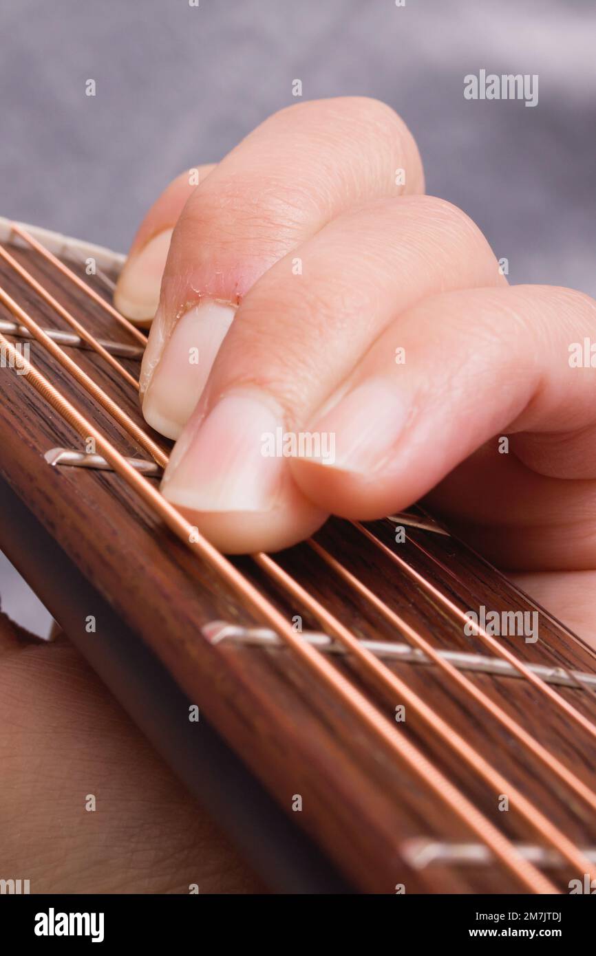 Chord clamping hires stock photography and images Alamy