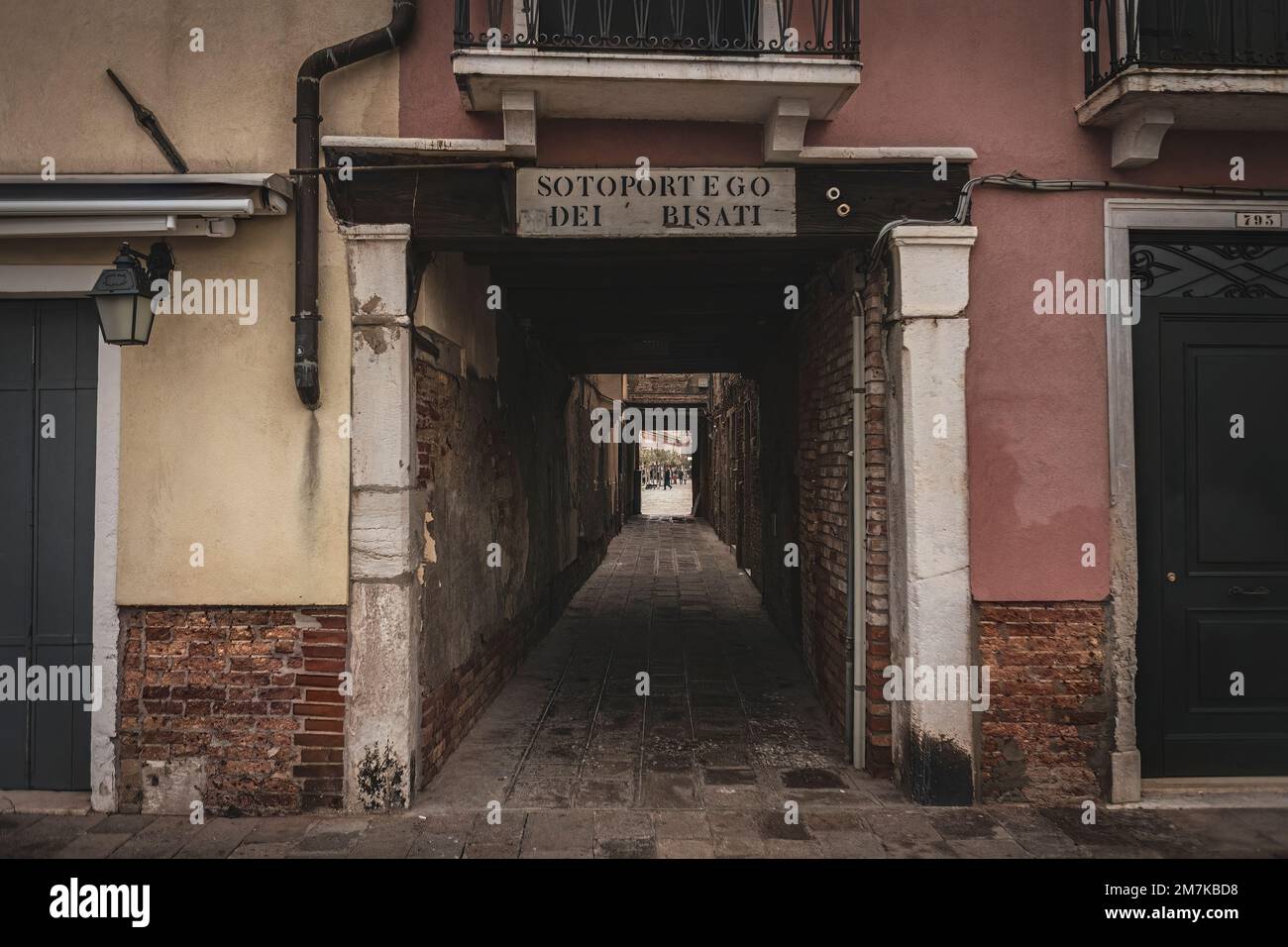 Venice waterfront workshop hi-res stock photography and images - Alamy