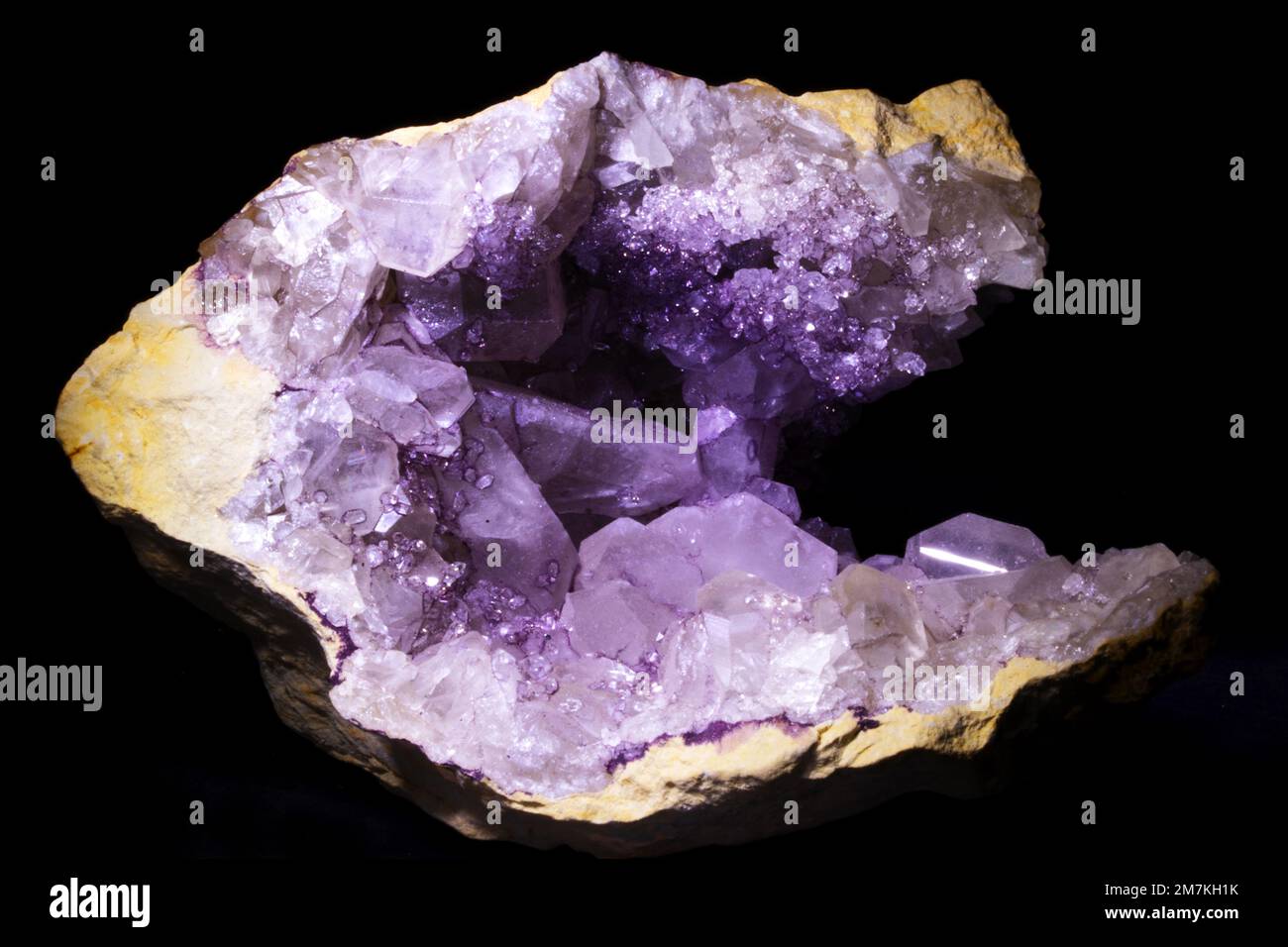 Rocks and minerals, Celestine crystals, lab sample Stock Photo Alamy