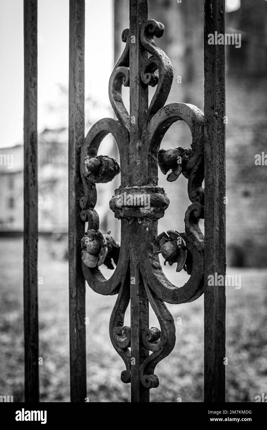 Decorated metal gate hires stock photography and images Alamy