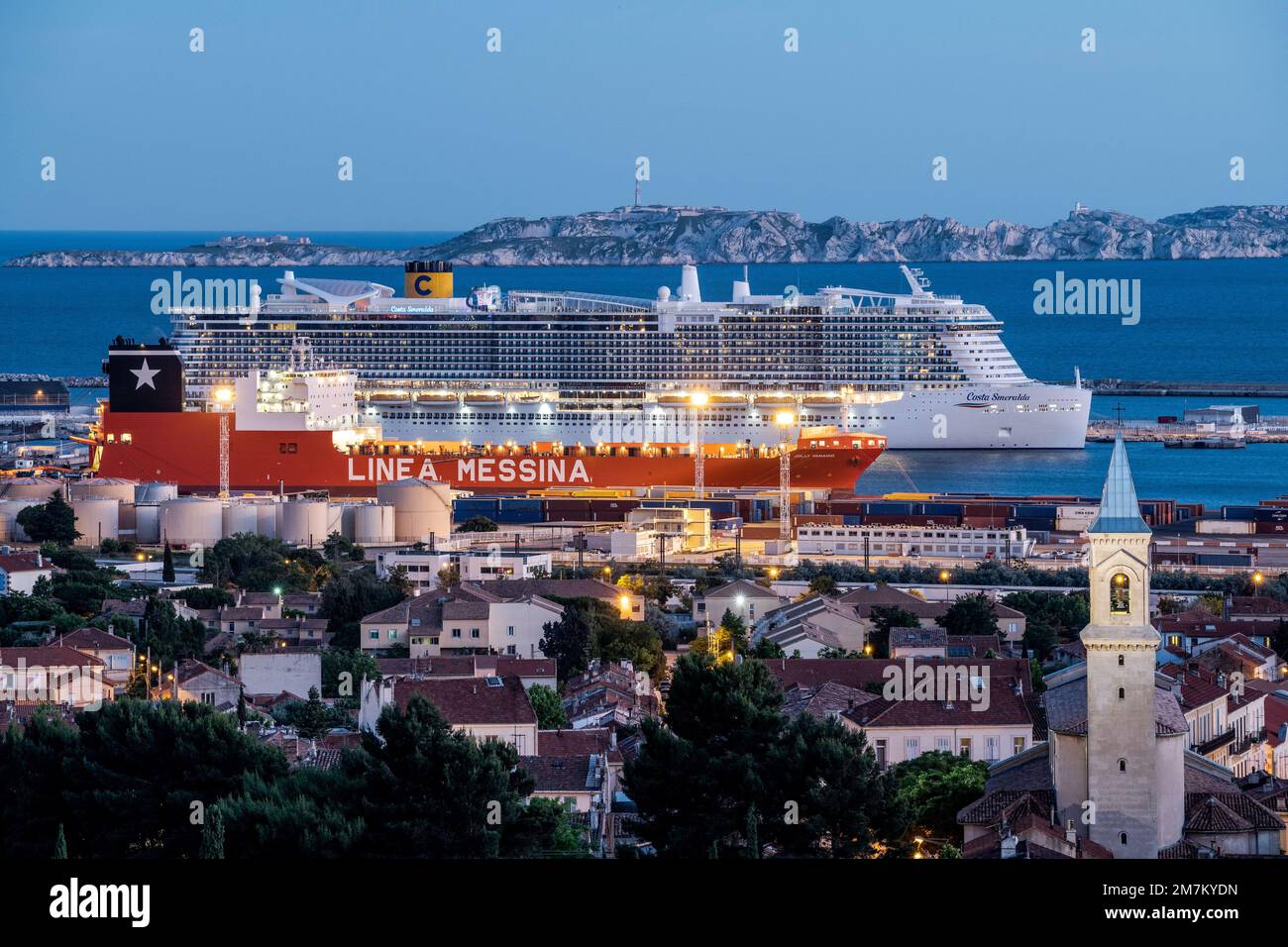 Marseille (south-eastern France): cruise liners alongside the quay in the  Great seaport of Marseille (GPMM), Marseille Provence Cruise Terminal, MPCT  Stock Photo - Alamy