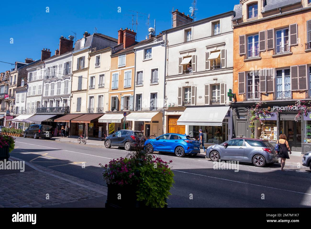 Fontainebleau (Paris area, France): building facades in Òrue GrandeÓ, in the town center Stock Photo