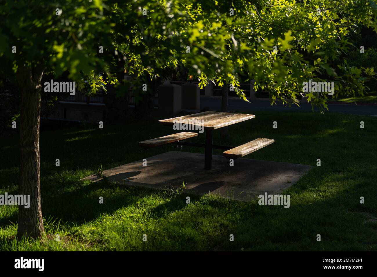 Park picnic table and chairs hi-res stock photography and images - Alamy
