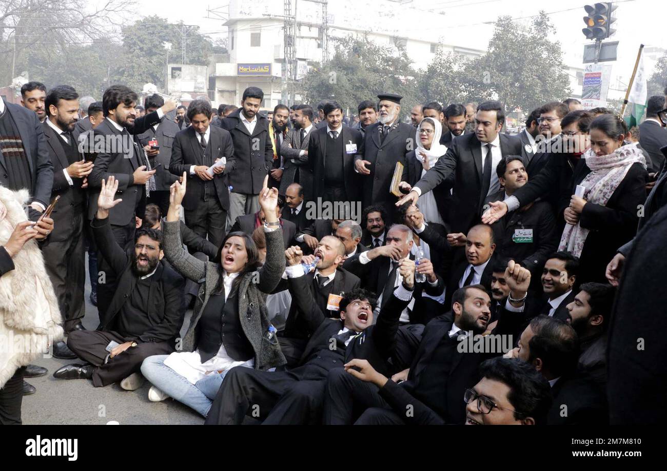 Lawyers are holding demonstration to express their solidarity with Rana ...