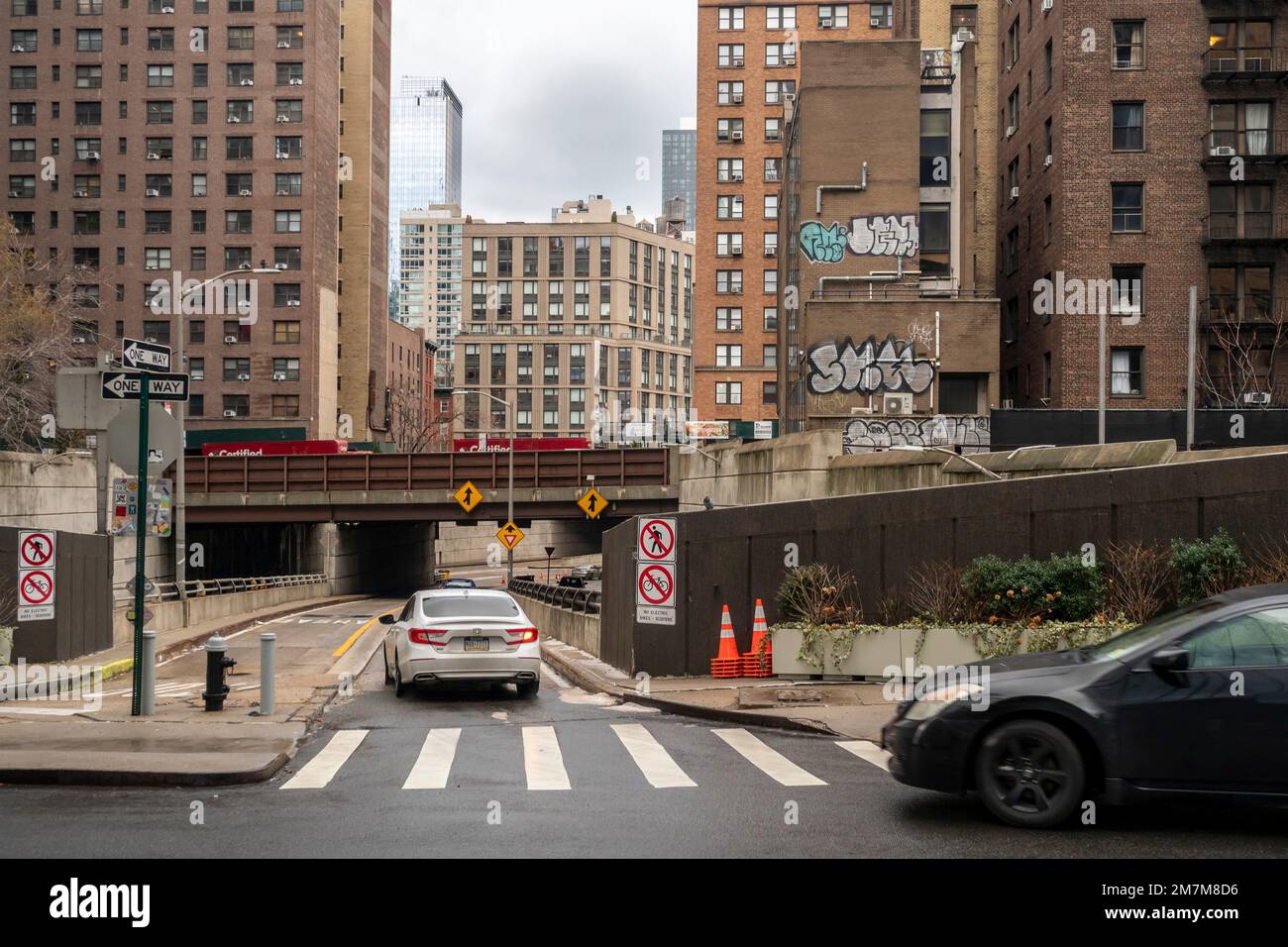 Lincoln Tunnel approach in Chelsea in New York on Saturday, January 7, 2023. (© Richard B. Levine) Stock Photo
