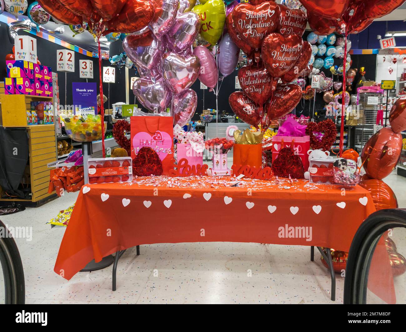 ValentineÕs Day display in a Party City store in Herald Square in New York on Sunday, January 8, 2023. Party City announced that it was preparing to file for bankruptcy within a few weeks. (© Richard B. Levine) Stock Photo