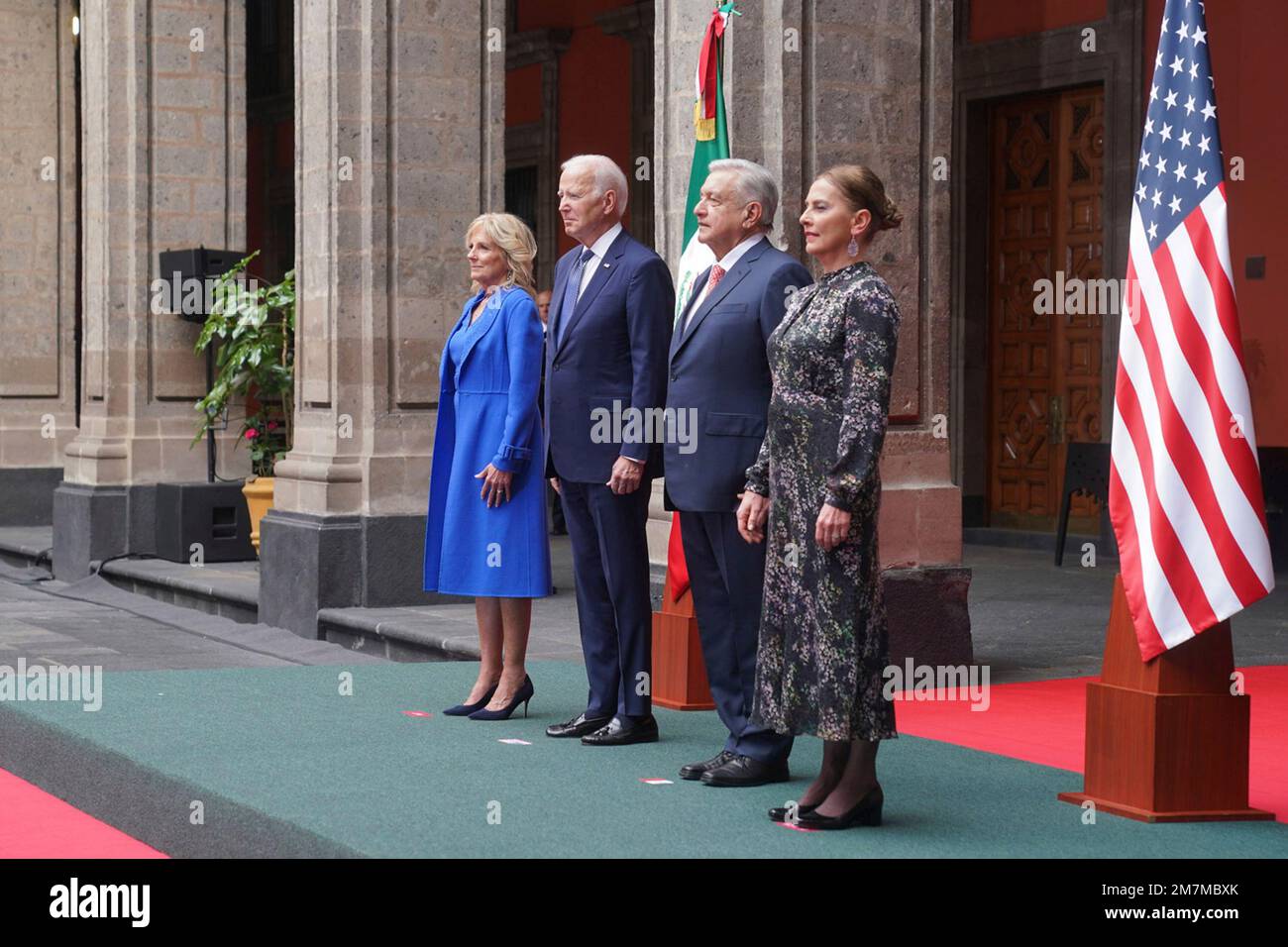 Mexico City, Mexico. 09th Jan, 2023. U.S President Joe Biden, and Mexican President Andres Manuel Lopez Obrador during the arrival ceremony before the North American Leaders Summit at the Palacio Nacional, January 9, 2023 in Mexico City, Mexico. Standing from left: First lady Jill Biden, U.S. President Joe Biden, Mexican President Andres Manuel Lopez Obrador and his wife Beatriz Gutierrez Muller. Credit: Presidencia de la Republica Mexicana/Mexican Presidents Office/Alamy Live News Stock Photo
