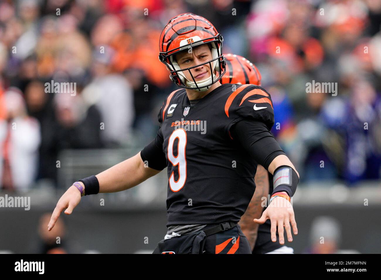 Cincinnati Bengals quarterback Joe Burrow (9) gestures to the crowd