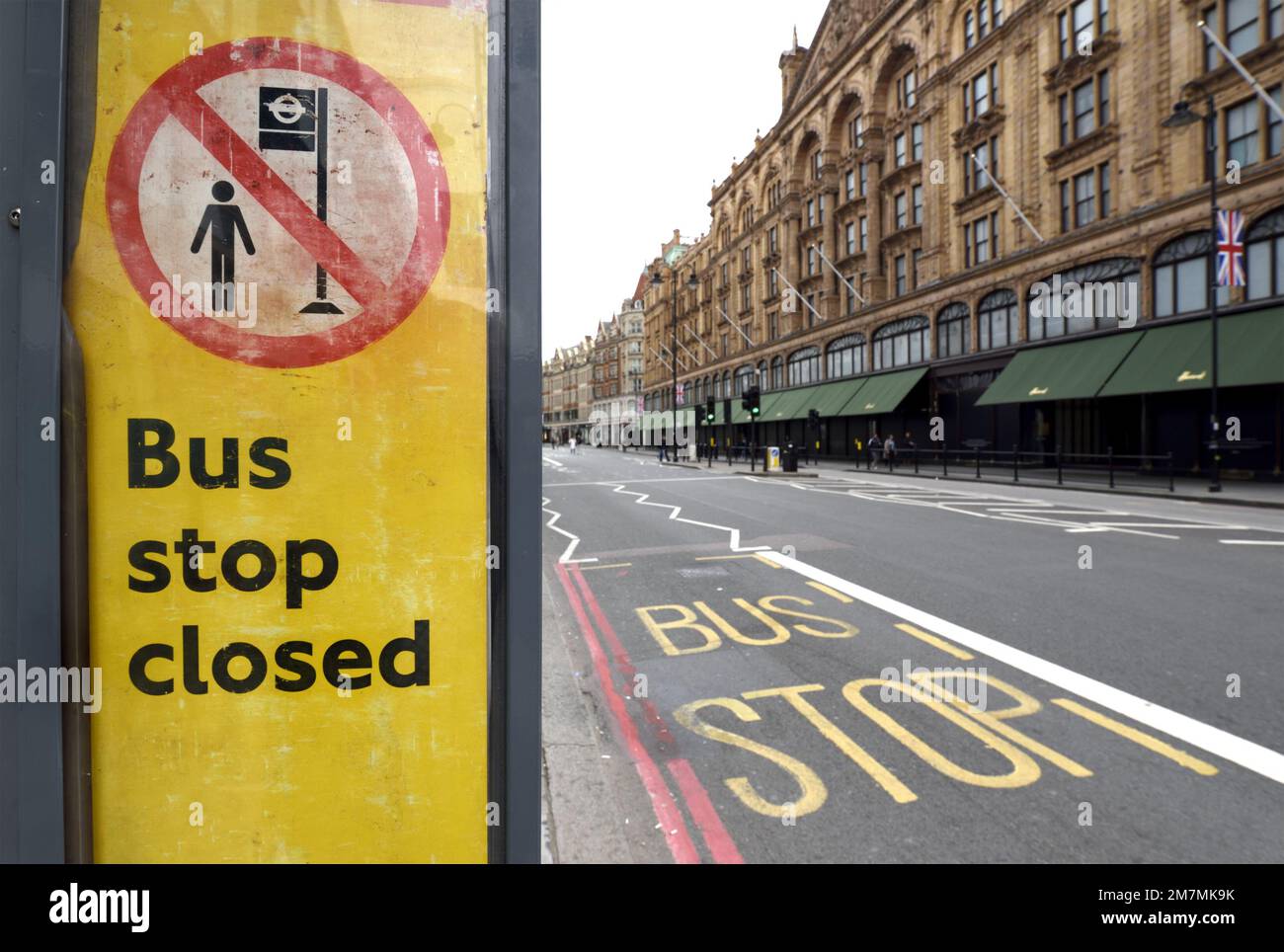 London, England, UK. Bus Stop Closed opposite Harrods department store in an almost deserted Knightbridge on the day of Queen Elizabeth II's funeral, Stock Photo