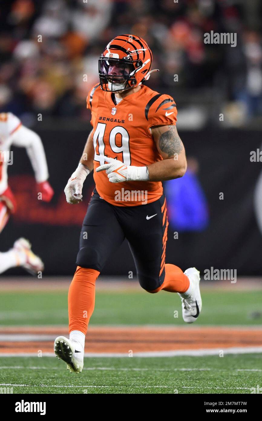 Cincinnati Bengals linebacker Joe Bachie (49) runs for the play during an  NFL football game against the Pittsburgh Steelers, Sunday, Nov. 28, 2021,  in Cincinnati. (AP Photo/Emilee Chinn Stock Photo - Alamy