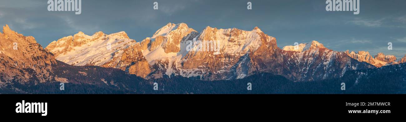 Italy, Veneto, province of Belluno, Dolomiti Bellunesi National Park, from left side Cima de Zità north, middle and south, Talvena, Cima de la Giaza and Schiara on the right Stock Photo