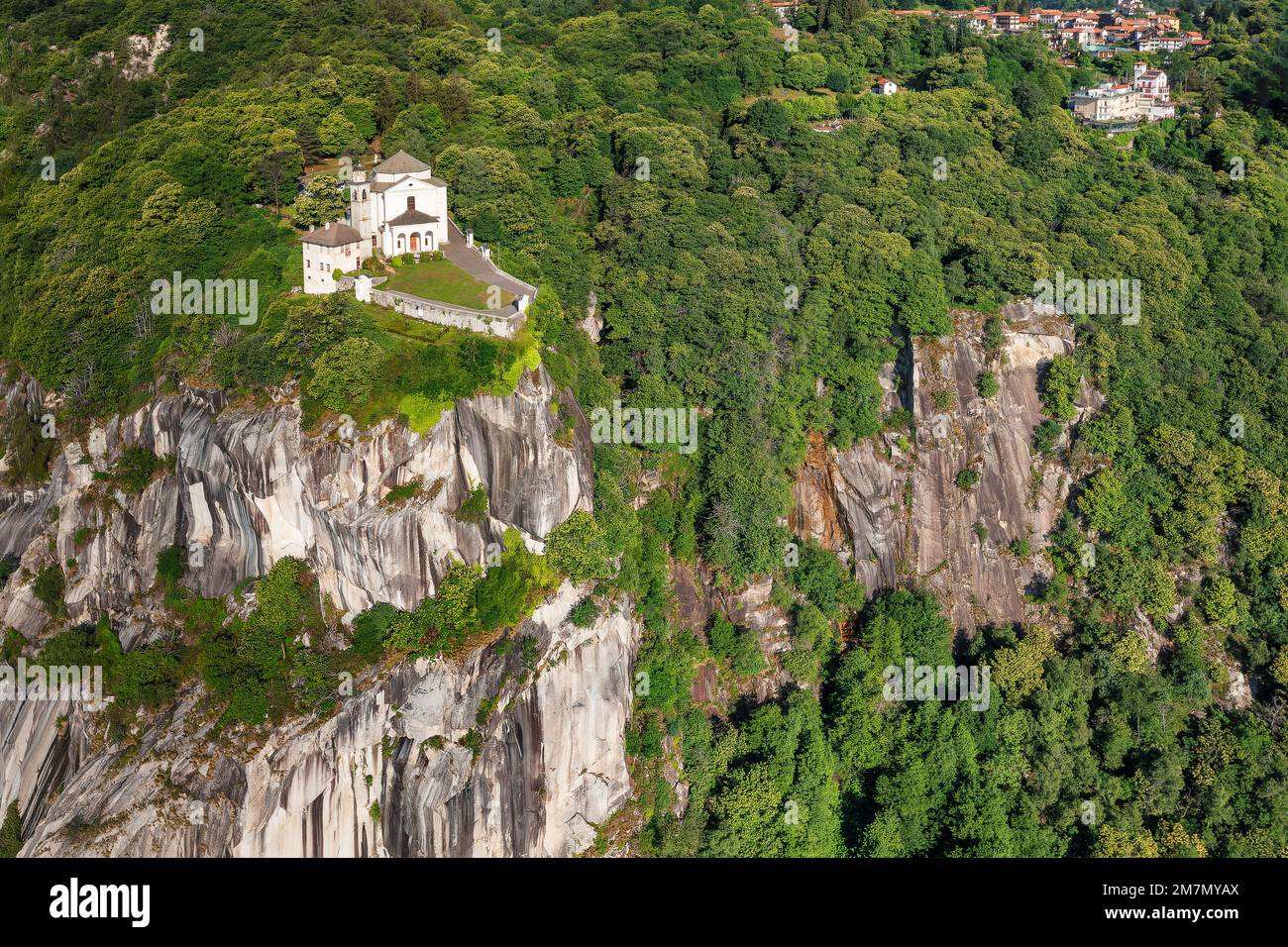 madonna del sasso lago d'orta