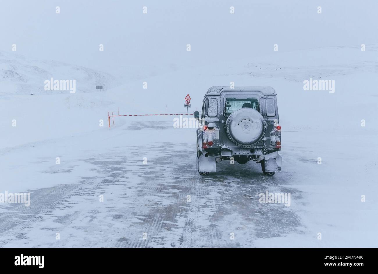 With Landrover Defender through Norway, 4x4, fourwheel drive Stock Photo Alamy
