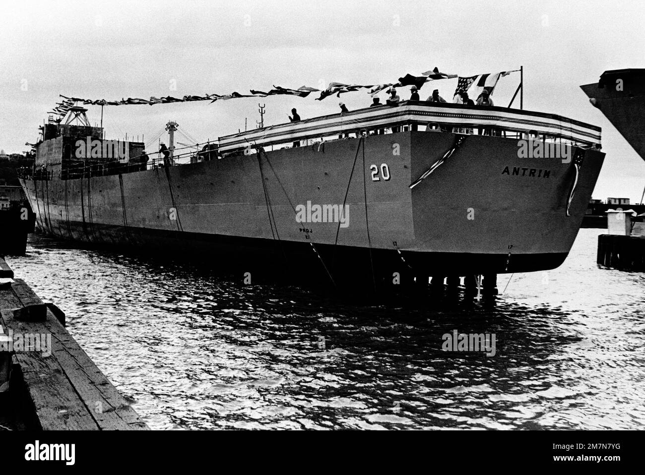 Port quarter view of the guided missile frigate ANTRIM (FFG20) as it