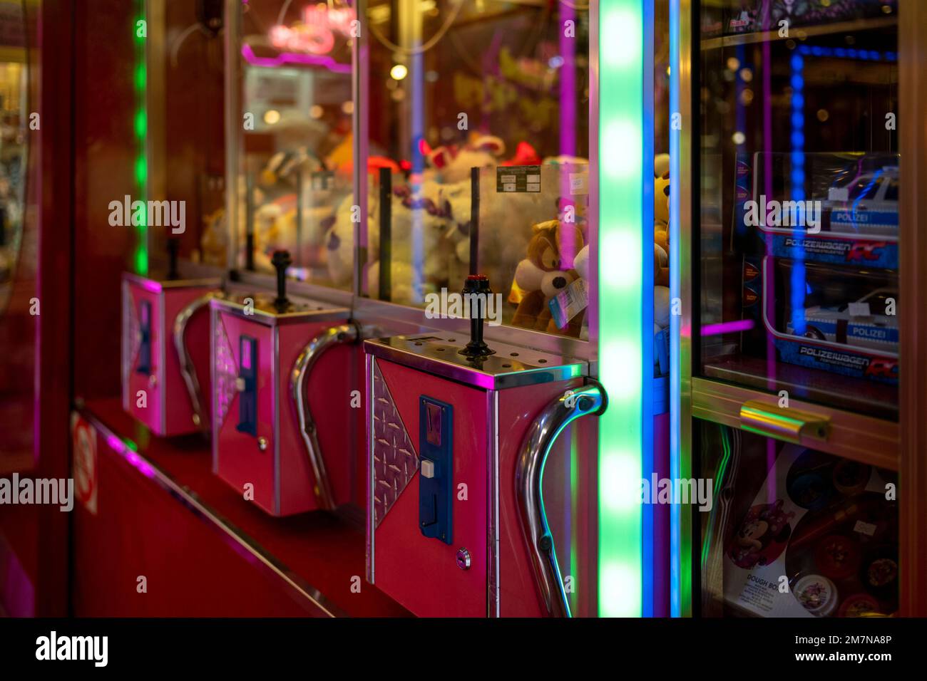 Market Raffle Machine Raffle at a Christmas market on the day in December Stock Photo - Alamy