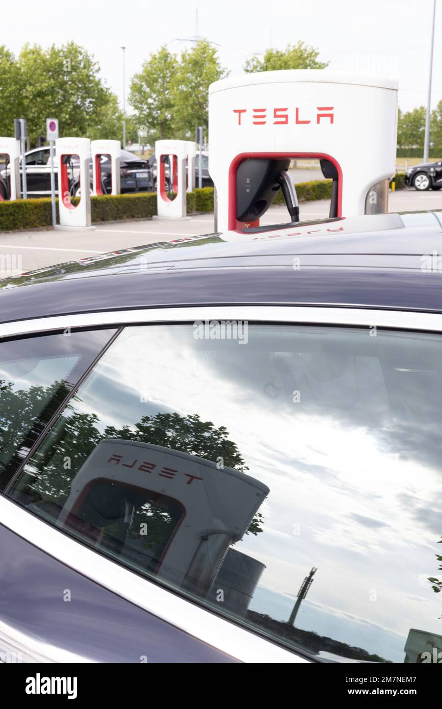 Tesla charging station for electric cars Stock Photo Alamy
