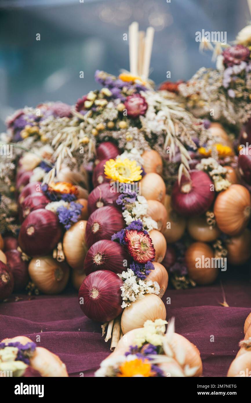 Traditional Zibelemärit, onion market in Bern, Switzerland, edible onions (Allium cepa), close-up, onion plait Stock Photo