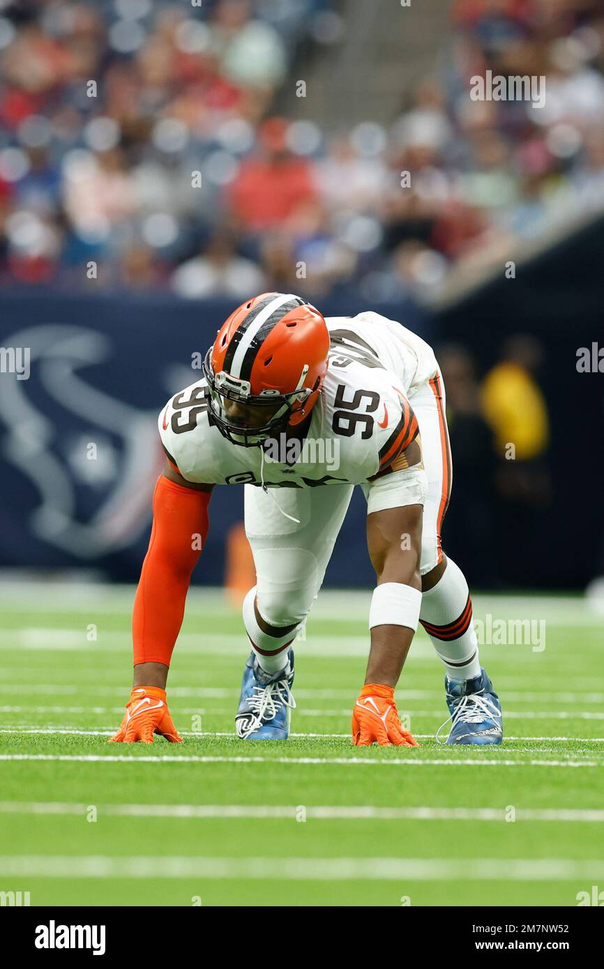 Cleveland Browns defensive end Chase Winovich (69) lines up for the snap  during an NFL football game against the Houston Texans on Sunday, December  4, 2022, in Houston. (AP Photo/Matt Patterson Stock