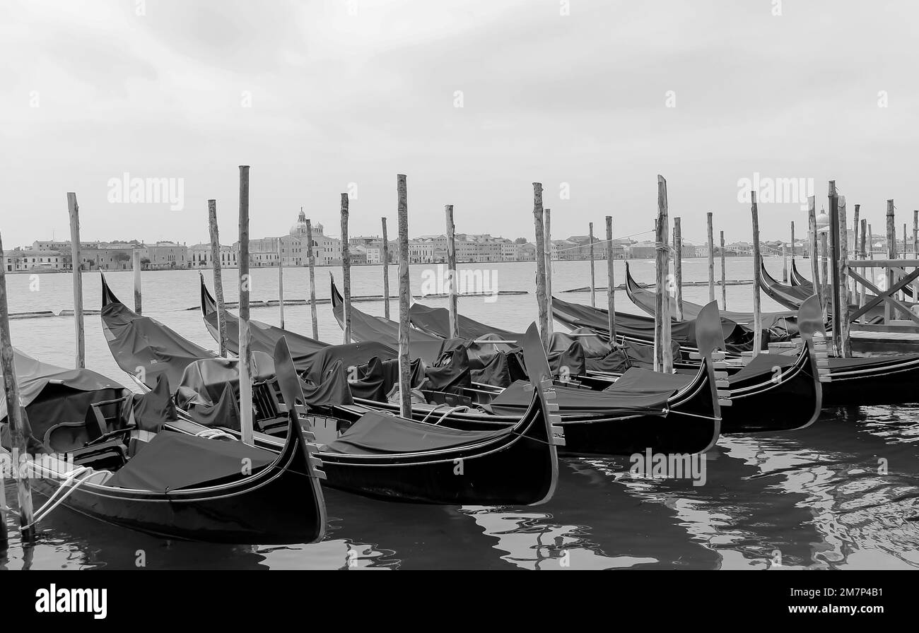 Gondola gondolas channel Black and White Stock Photos & Images Alamy