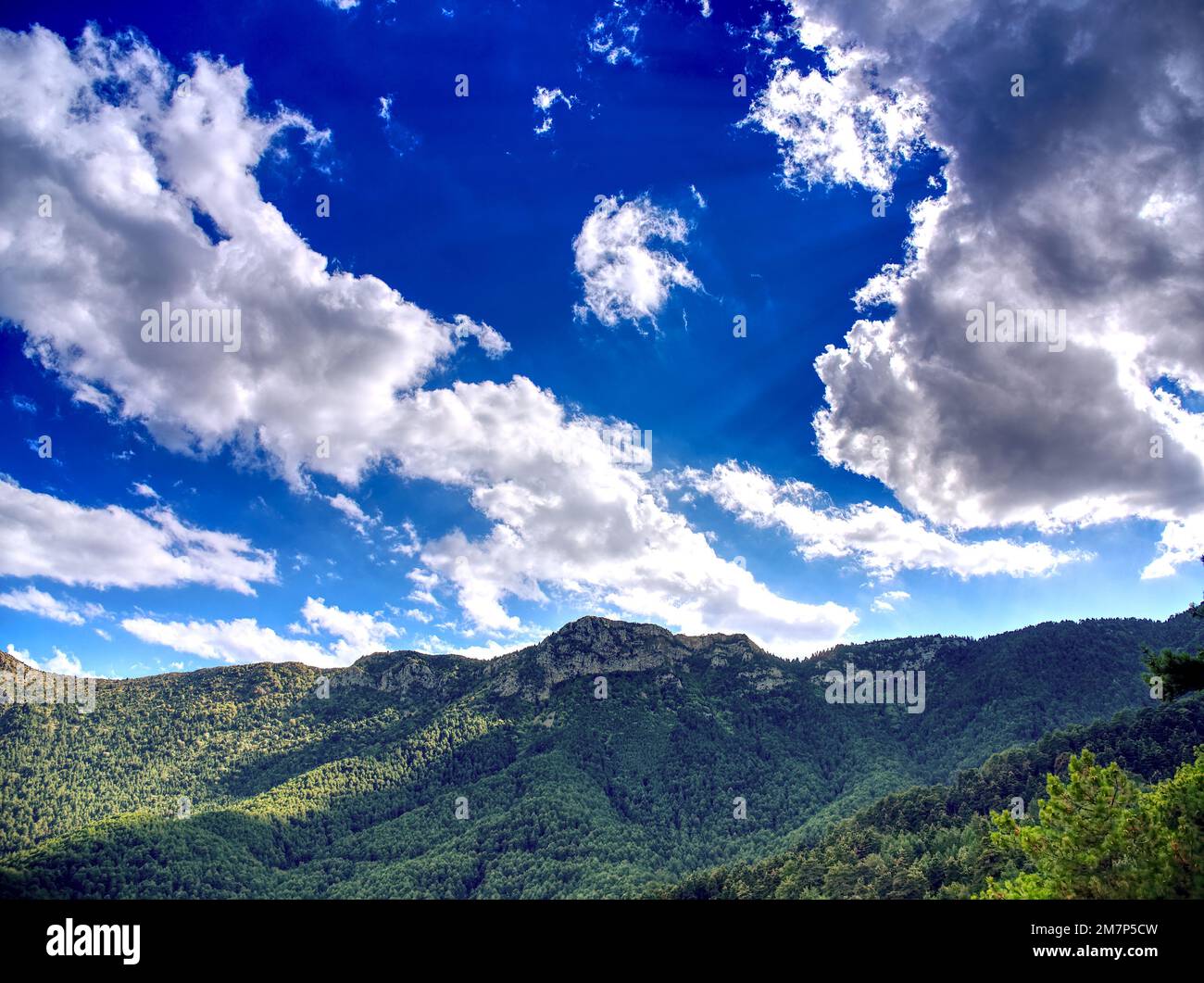 Cloud On Ridges Ridge under cloud hi-res stock photography and images - Alamy