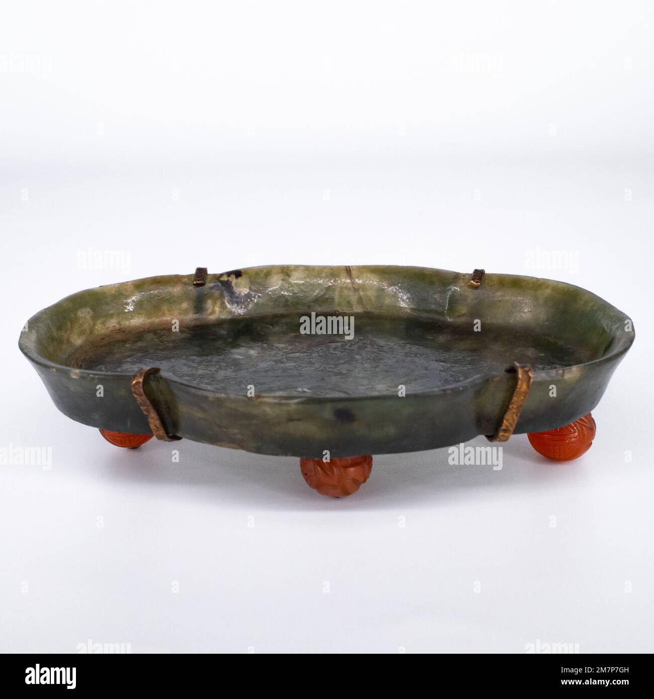 Antique Chinese Carved Spinach Jade Brush Washer With Agate Feet. Qing Dynasty Stock Photo