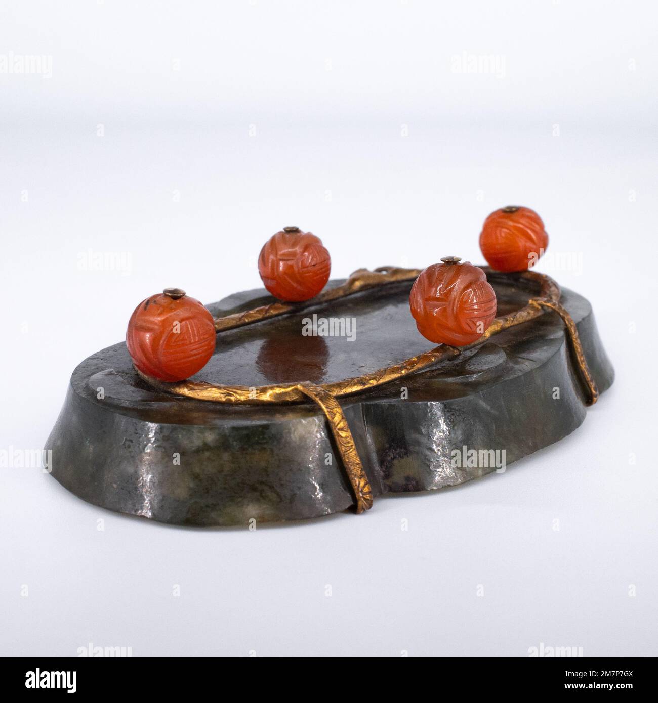 Antique Chinese Carved Spinach Jade Brush Washer With Agate Feet. Qing Dynasty Stock Photo
