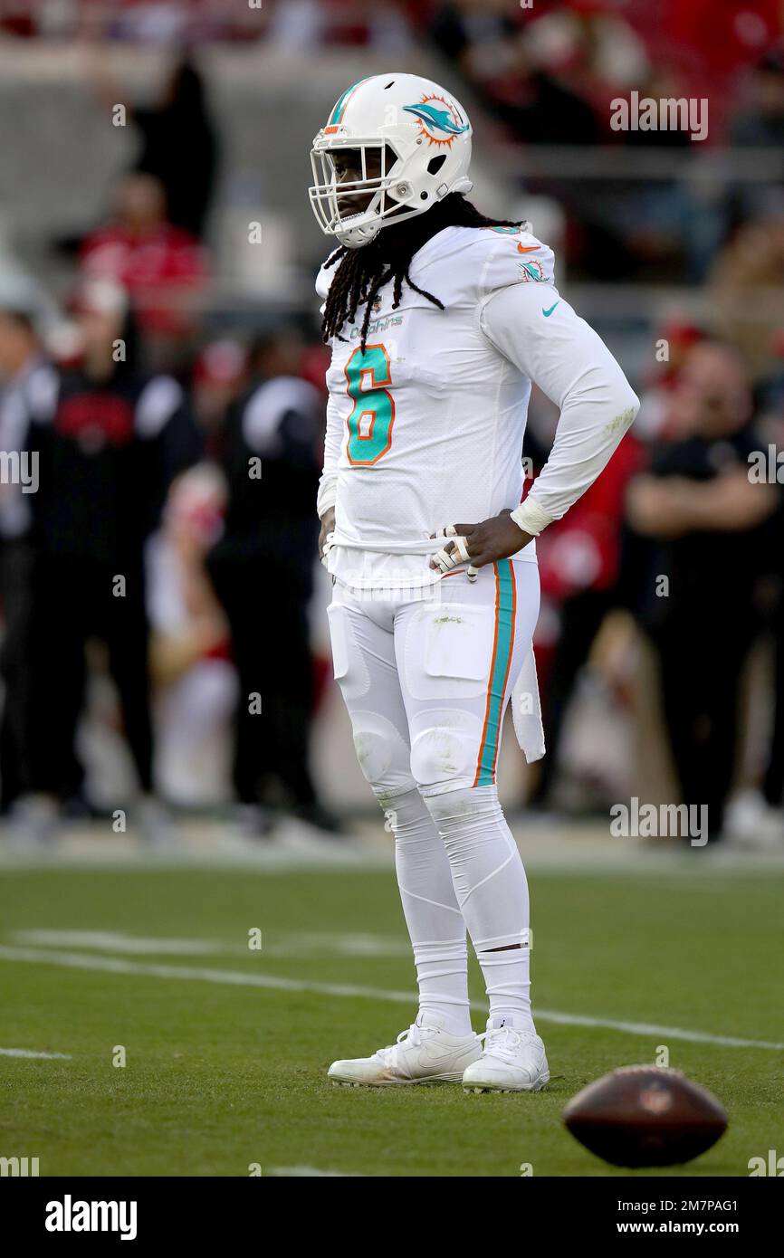 Miami Dolphins safety Jevon Holland (8) defends during an NFL football game  against the San Francisco 49ers, Sunday, Dec.4, 2022, in Santa Clara,  Calif. (AP Photo/Scot Tucker Stock Photo - Alamy