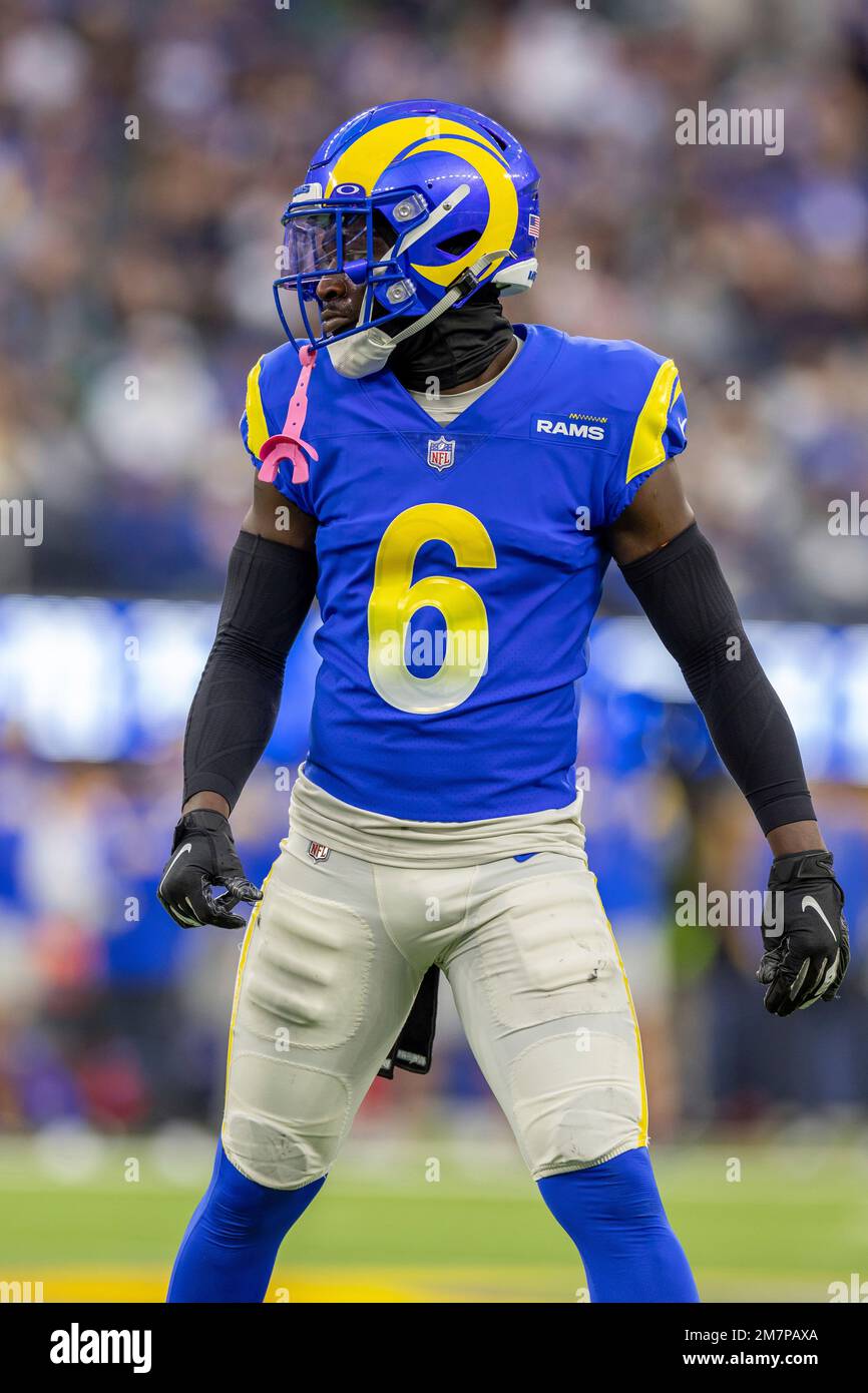 Inglewood, United States. 08th Dec, 2022. Las Vegas Raiders running back  Zamir White (35) and Los Angeles Rams cornerback Derion Kendrick (6)  exchange jerseys after an NFL game on Thursday, Dec. 8