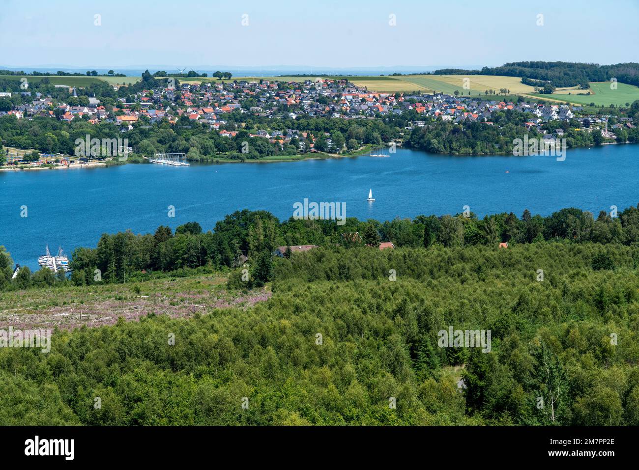 Lake Möhne, reservoir in the northern Sauerland, north shore, the ...