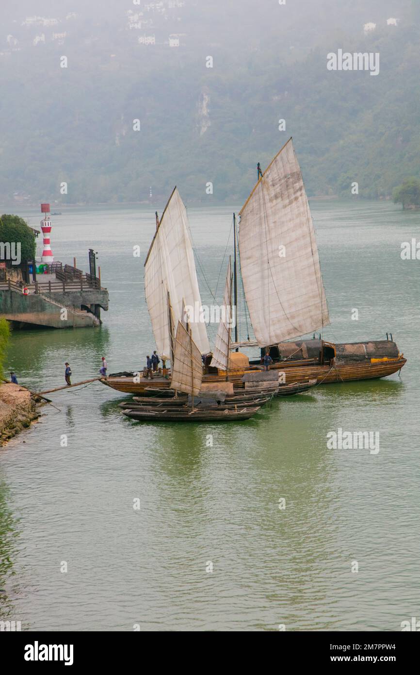 Sailing Chinese Junk Boat, Shennong Stream, Hubei Province, Yangtze River, China Stock Photo