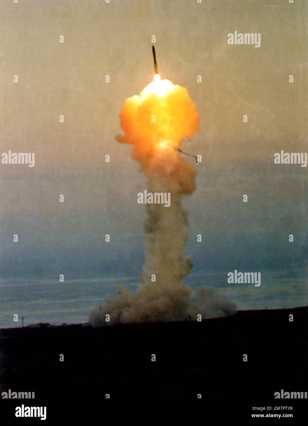 Nuclear Weapon Warhead W88 W87 LGM-30 Minuteman PNG, Clipart, Circle, Lgm30  Minuteman, Lgm30g Minuteman Iii