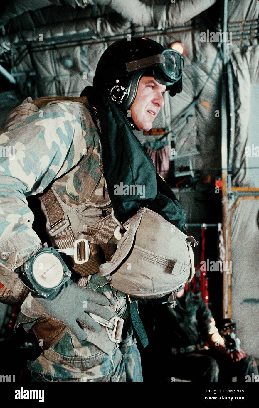 Halo jump hi-res stock photography and images - Alamy