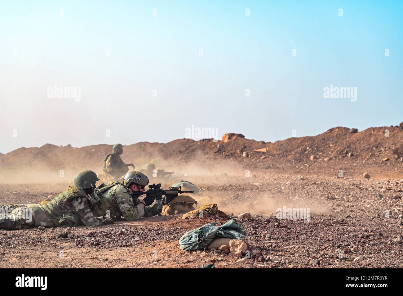 U.S. Army National Guard Soldiers assigned to the 2nd Security Force ...