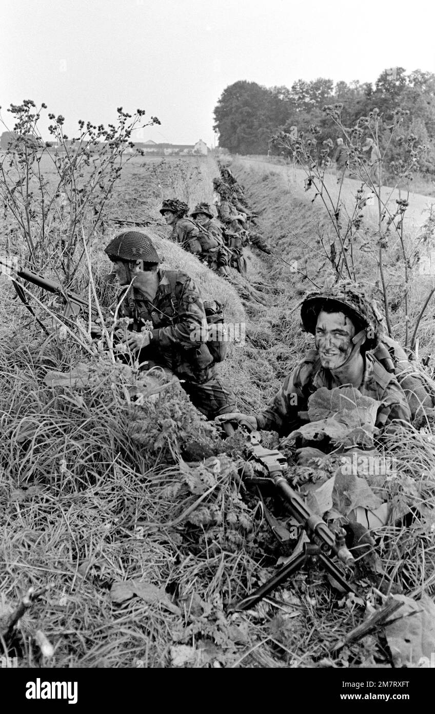 Us airborne troops Black and White Stock Photos & Images - Alamy