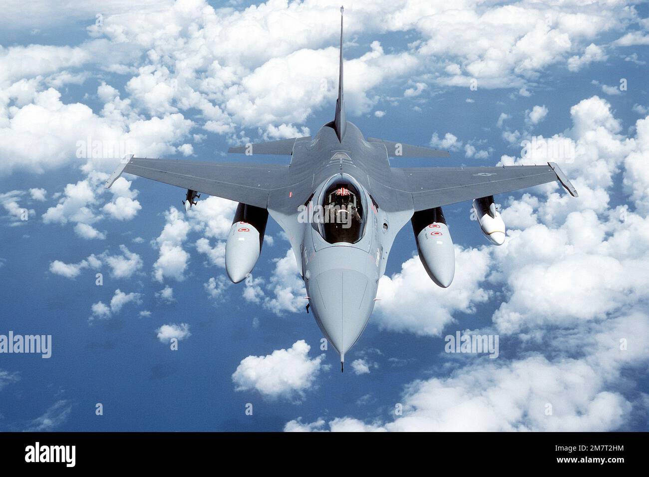 F 16 fighter jet top view hi-res stock photography and images - Alamy