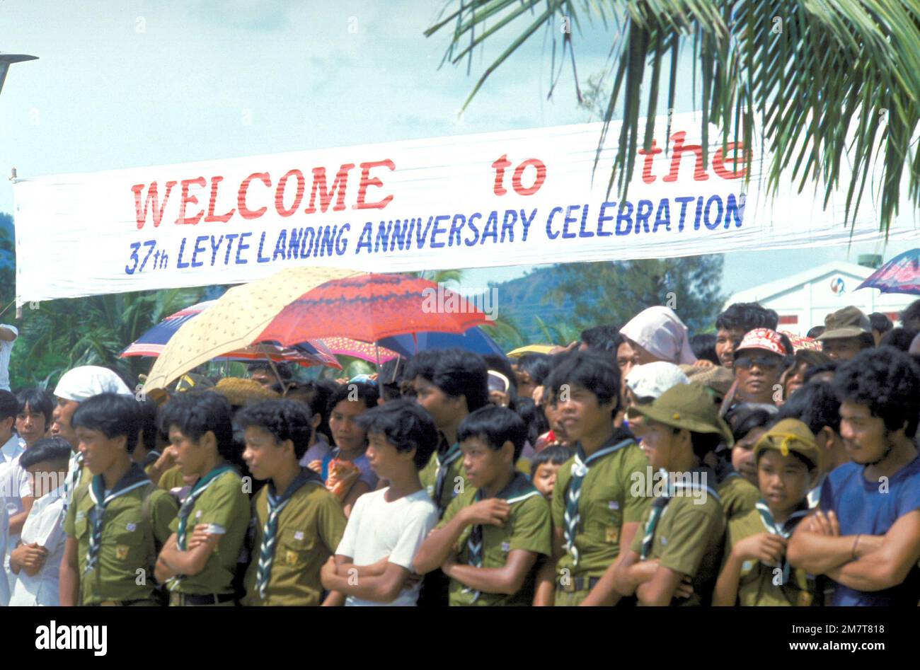 Local people view activities during the 37th Leyte Landing Anniversary CElebration commemorating GEN Douglas MacArthur's return here on Oct. 20, 1944. MacArthur's return fulfilled his earlier and oft-quoted promise of 'I shall return'. Base: Leyte Country: Philippines (PHL) Stock Photo