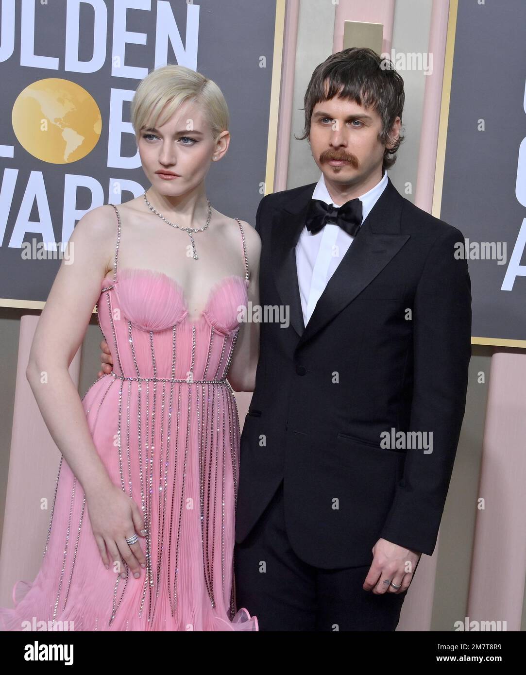 Beverly Hills, United States. 10th Jan, 2023. (L-R) Julia Garner And ...