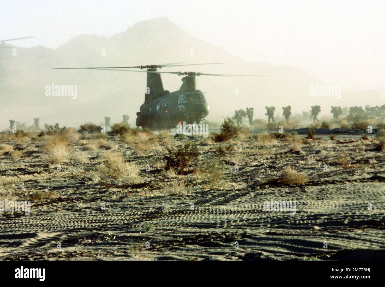 Ch 46 sea knight helicopters from hi-res stock photography and images ...