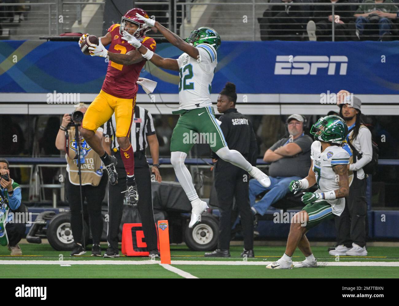 Arlington, Texas, USA. 2nd Jan, 2023. USC Trojans Defensive End Romello ...